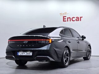 2023 Hyundai Sonata VIII (DN8) Рестайлинг, чёрный, 2390005 рублей, вид 2