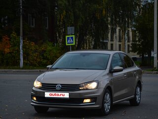 2016 Volkswagen Polo V Рестайлинг, бежевый, 1327000 рублей, вид 4
