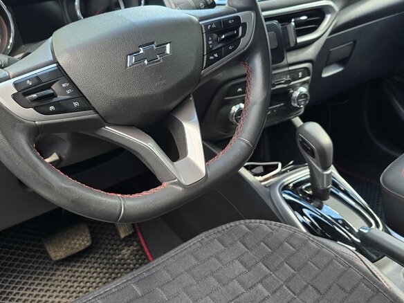 2021 Chevrolet Tracker IV, серый, 1850000 рублей - вид 6
