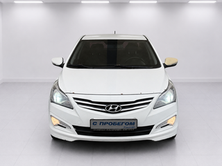 2015 Hyundai Solaris I Рестайлинг, белый, 900000 рублей, вид 2