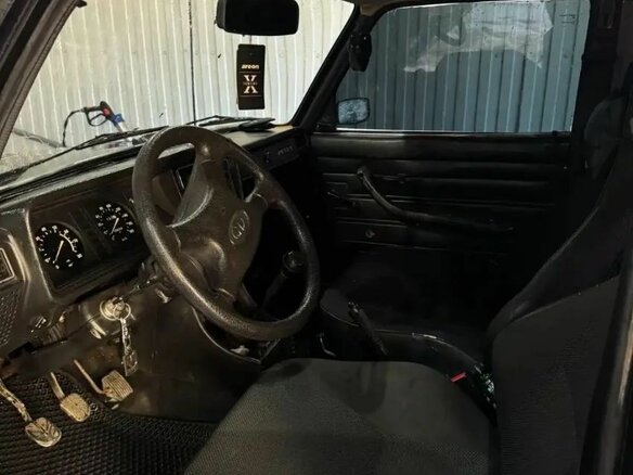 2010 Lada (ВАЗ) 2107, чёрный, 200000 рублей - вид 4