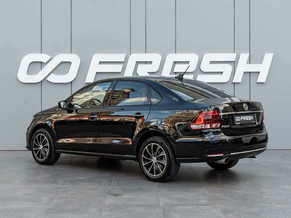 2017 Volkswagen Polo V Рестайлинг, чёрный - вид 1