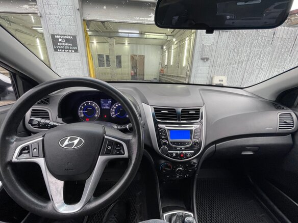 2012 Hyundai Solaris I, серебристый - вид 9
