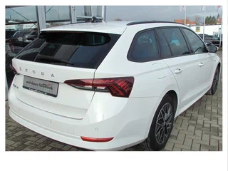 2022 Skoda Octavia IV (A8), белый, 3350000 рублей, вид 5
