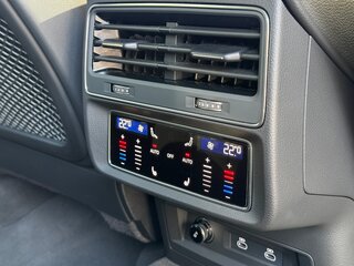 2025 Audi Q8 50 TDI I (4M) Рестайлинг, серый, 11350000 рублей, вид 5
