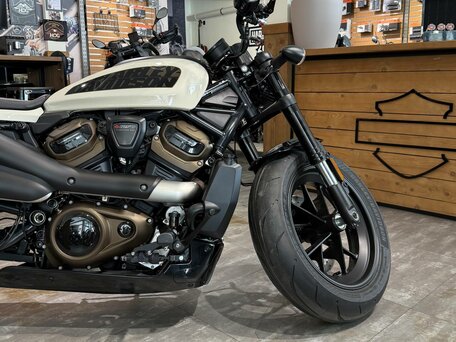 2023 Harley-Davidson Sportster S, белый, 1770000 рублей, вид 2
