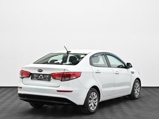 2017 Kia Rio III Рестайлинг, белый, 799000 рублей, вид 2
