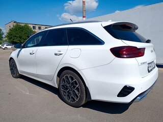 2021 Kia Ceed III Рестайлинг, белый, 1650000 рублей, вид 4