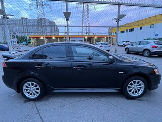 2014 Mitsubishi Lancer X Рестайлинг, чёрный, 940000 рублей, вид 3