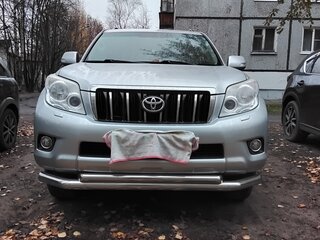 2013 Toyota Land Cruiser Prado 150 Series, серебристый, 2700000 рублей, вид 2