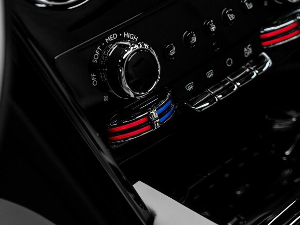 2026 Rolls-Royce Cullinan Black Badge I Рестайлинг (Series II), чёрный, 70000000 рублей - вид 18
