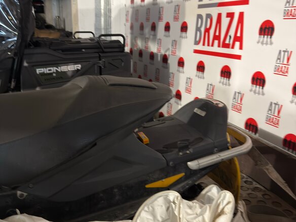 2005 BRP Ski-Doo Mach Z, жёлтый, 550000 рублей - вид 5