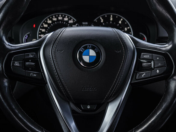 2017 BMW 5 серии 530i xDrive VII (G30/G31/G38), чёрный, 2698000 рублей - вид 9