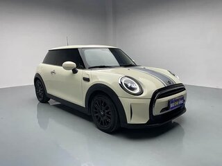 2022 Mini Hatch One III (F55/F56) Рестайлинг 2, бежевый, 2050000 рублей, вид 2
