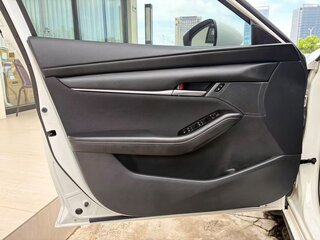 2022 Mazda 3 IV (BP), белый, 1650000 рублей, вид 4