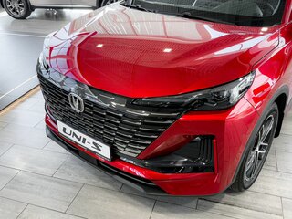 2025 Changan UNI-S I, красный, 3149900 рублей, вид 2