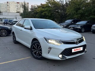 2017 Toyota Camry VII (XV50) Рестайлинг 2, белый, 2450000 рублей, вид 1