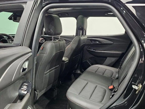 2022 Chevrolet TrailBlazer III, чёрный, 1930000 рублей - вид 9