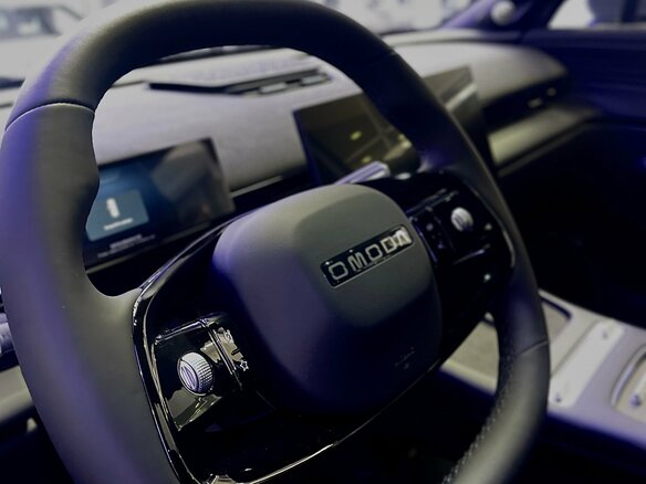 2026 Omoda C7, серебристый, 2909610 рублей - вид 14