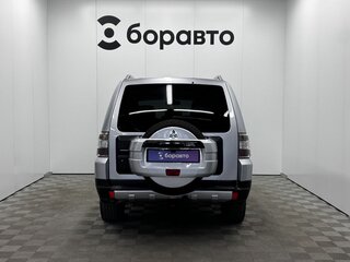 2008 Mitsubishi Pajero IV, серебристый, 1600000 рублей, вид 4