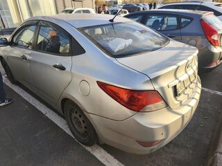 2013 Hyundai Solaris I, серебристый, 549000 рублей, вид 2