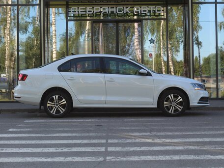 2018 Volkswagen Jetta VI Рестайлинг, белый, 1430000 рублей, вид 4