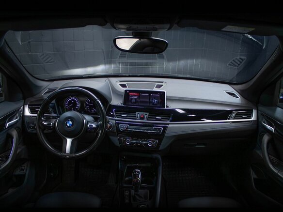 2021 BMW X1 20i xDrive II (F48) Рестайлинг, чёрный, 2289000 рублей - вид 9