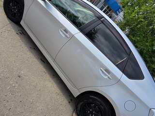 2014 Toyota Prius III Рестайлинг (XW30), серебристый, 1220000 рублей, вид 2