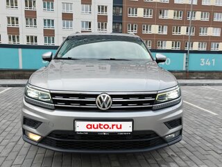 2017 Volkswagen Tiguan II, серебристый, 2495000 рублей, вид 3
