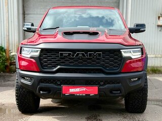 2026 Ram 1500 RHO V Рестайлинг, красный, 11264000 рублей, вид 2