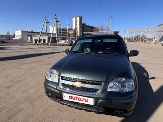 2011 Chevrolet Niva I Рестайлинг, зелёный, 650000 рублей, вид 3
