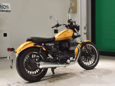 2016 Moto Guzzi V 9, жёлтый, 677000 рублей, вид 5