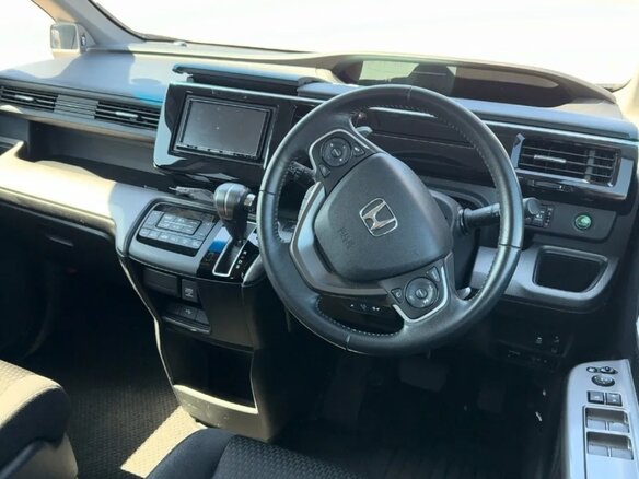 2021 Honda Stepwgn Spada V Рестайлинг, серый, 2350000 рублей - вид 6