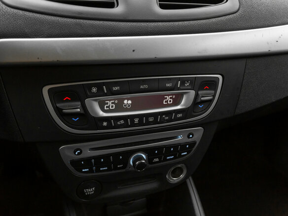 2011 Renault Fluence I, чёрный - вид 19
