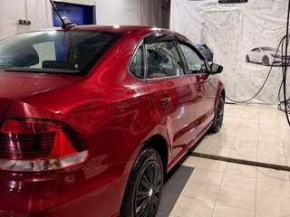 2017 Volkswagen Polo V Рестайлинг, пурпурный, 999000 рублей, вид 4