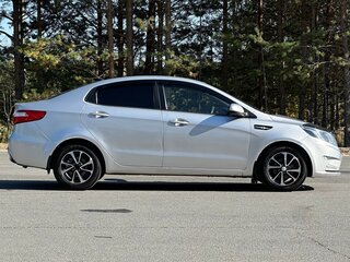 2011 Kia Rio 5-speed III, серебристый, 450000 рублей, вид 5