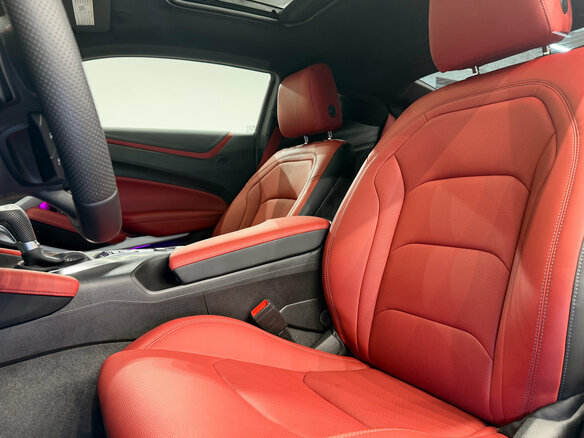 2021 Chevrolet Camaro LT1 VI Рестайлинг, серый, 7400000 рублей - вид 11