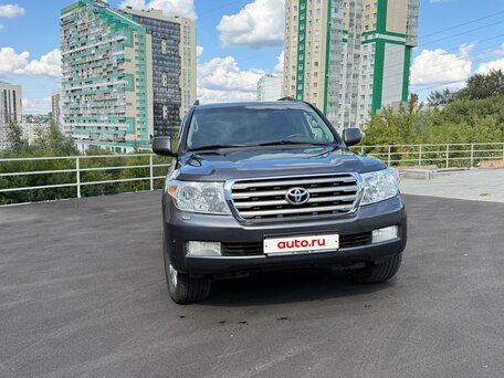 2010 Toyota Land Cruiser 200 Series, серый, 3199999 рублей, вид 1