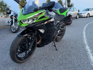 2019 Kawasaki Ninja 400, серый, 520000 рублей, вид 2
