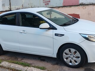 2017 Kia Rio III Рестайлинг, белый, 980000 рублей, вид 1