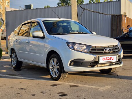 2023 Lada (ВАЗ) Granta I Рестайлинг, белый, 775000 рублей, вид 3