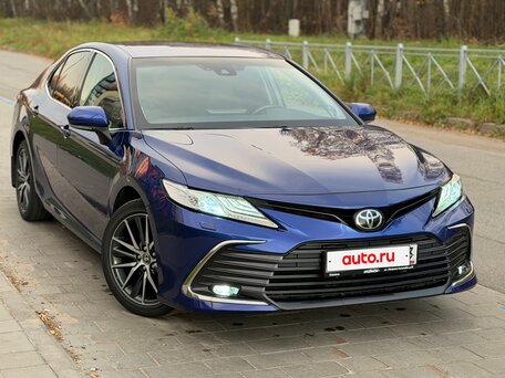 2021 Toyota Camry VIII (XV70) Рестайлинг, синий, 2850000 рублей, вид 1