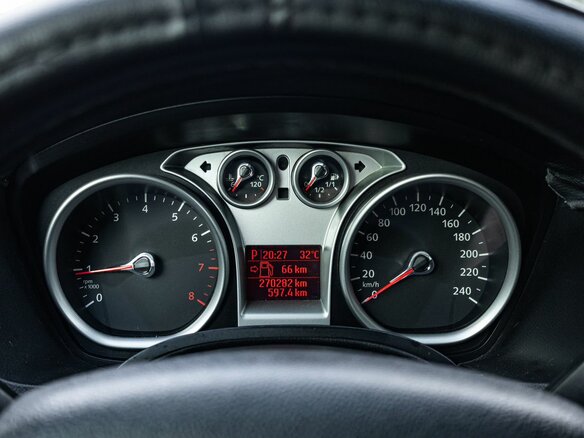 2009 Ford Focus II Рестайлинг, белый - вид 16