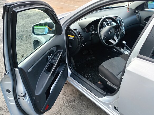 2011 Kia Ceed I Рестайлинг, серебристый, 750000 рублей - вид 8