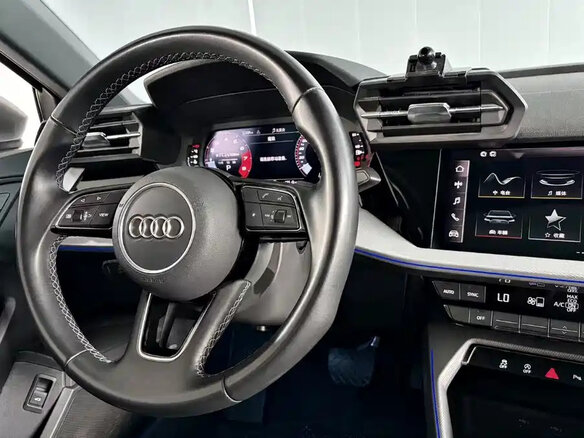 2023 Audi A3 Sportback 35 TFSI IV (8Y), серебристый, 2356560 рублей - вид 9