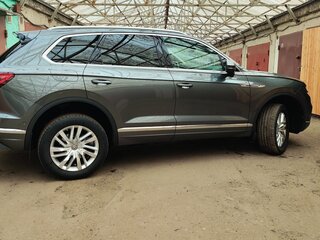 2020 Volkswagen Touareg III, серый, 6890000 рублей, вид 5