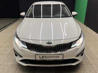 2020 Kia Optima IV Рестайлинг, белый, 1990000 рублей, вид 2