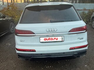 2020 Audi Q7 45 TDI II (4M) Рестайлинг, белый, 6700000 рублей, вид 4