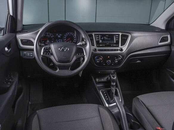 2021 Hyundai Solaris II Рестайлинг, белый, 1685000 рублей - вид 5