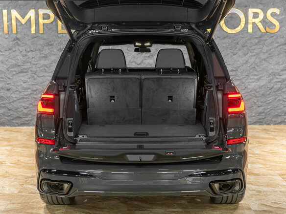 2026 BMW X7 40i I (G07) Рестайлинг, серый, 17690000 рублей - вид 8